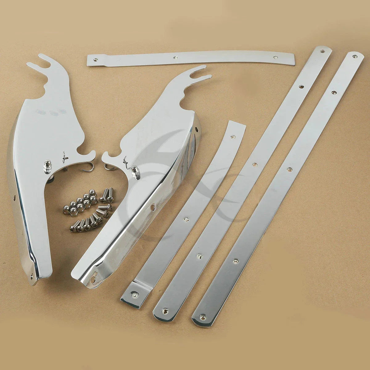 Windshield Mount Bracket in Chrome/Black for Harley Softail Fatboy 2000-2017