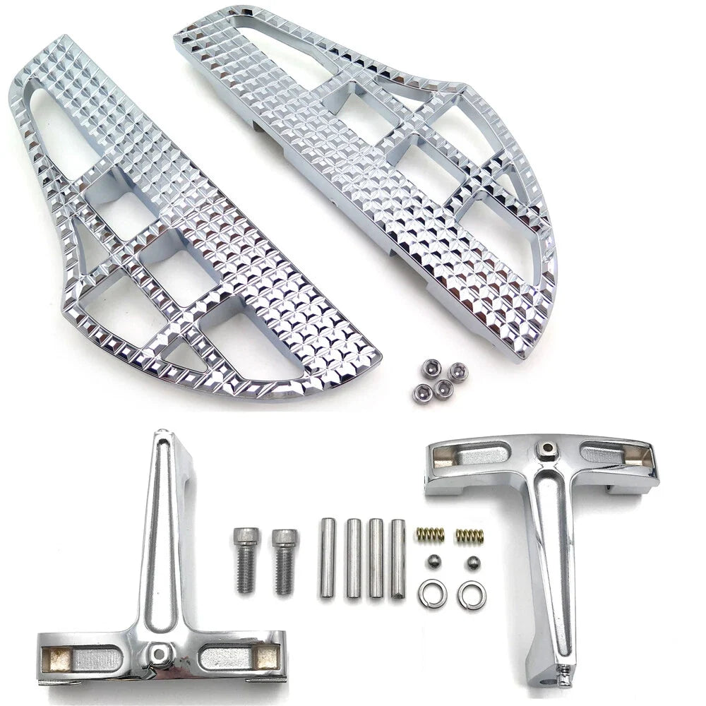 Leaf Shark Fin Floorboard, Dominator Chrome for Harley Touring 1993–2008