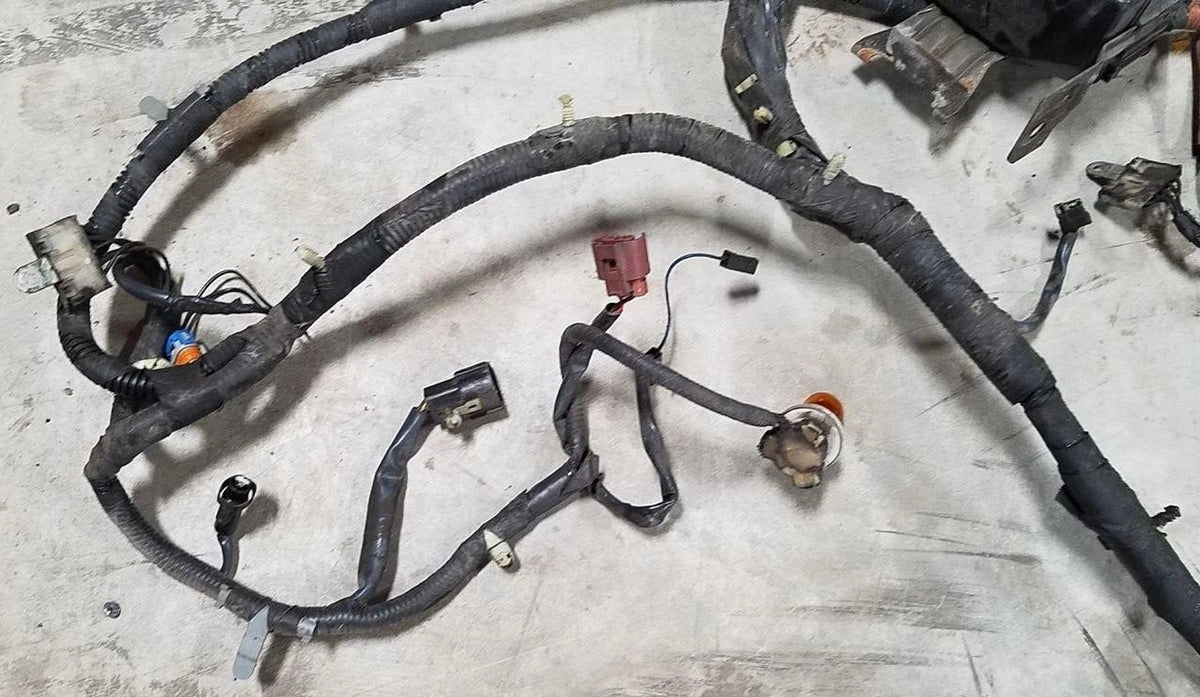 Engine Harness Main with Fuse Box for Ford Thunderbird Cougar (1992)