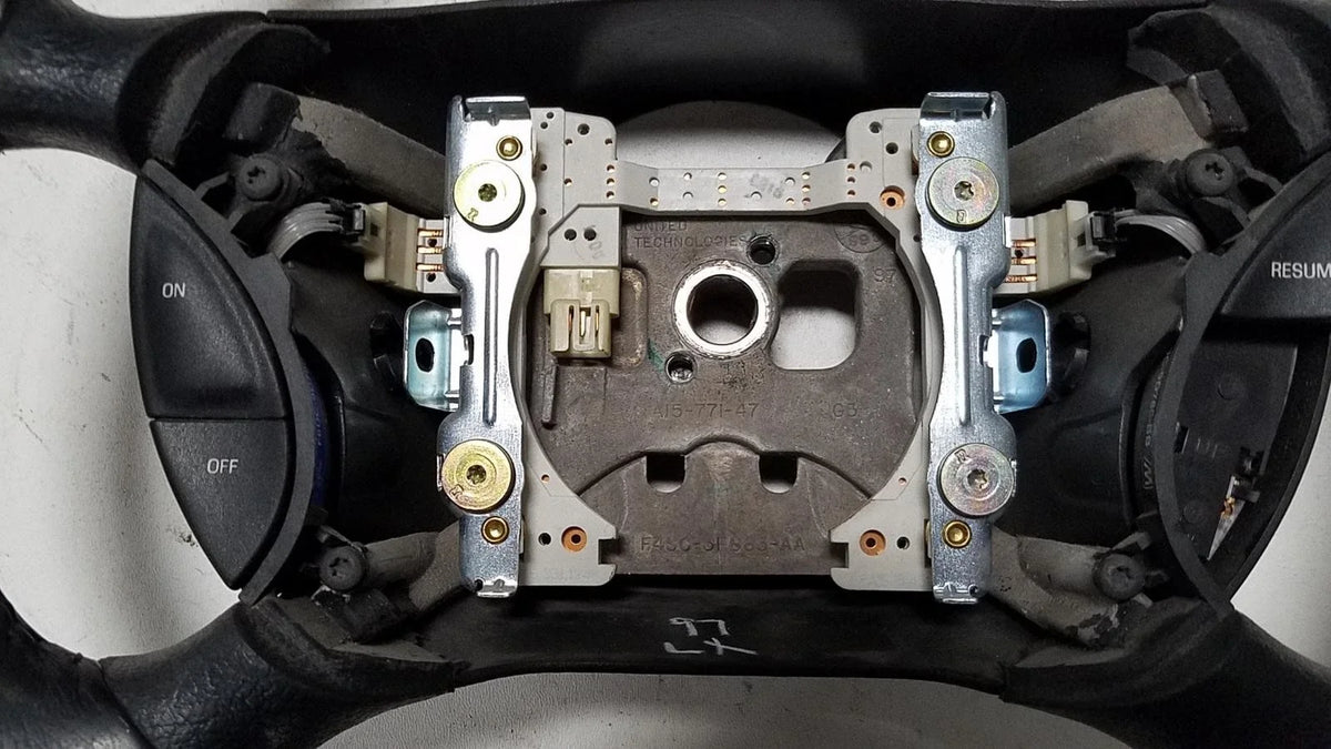 Steering Wheel with Switches for Ford Thunderbird Cougar (1996–1997)