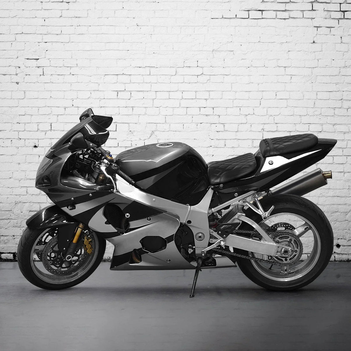 Rider & Passenger Seats for GSXR1000 Suzuki (2001-2002)