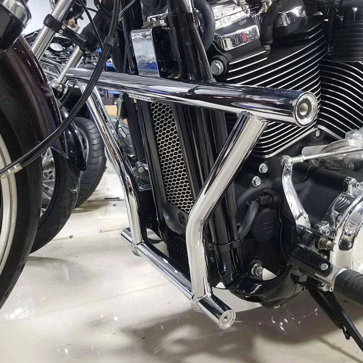 Engine Guard Crash Bar for Softail Harley Fat Boy Heritage Classic 2018-2024