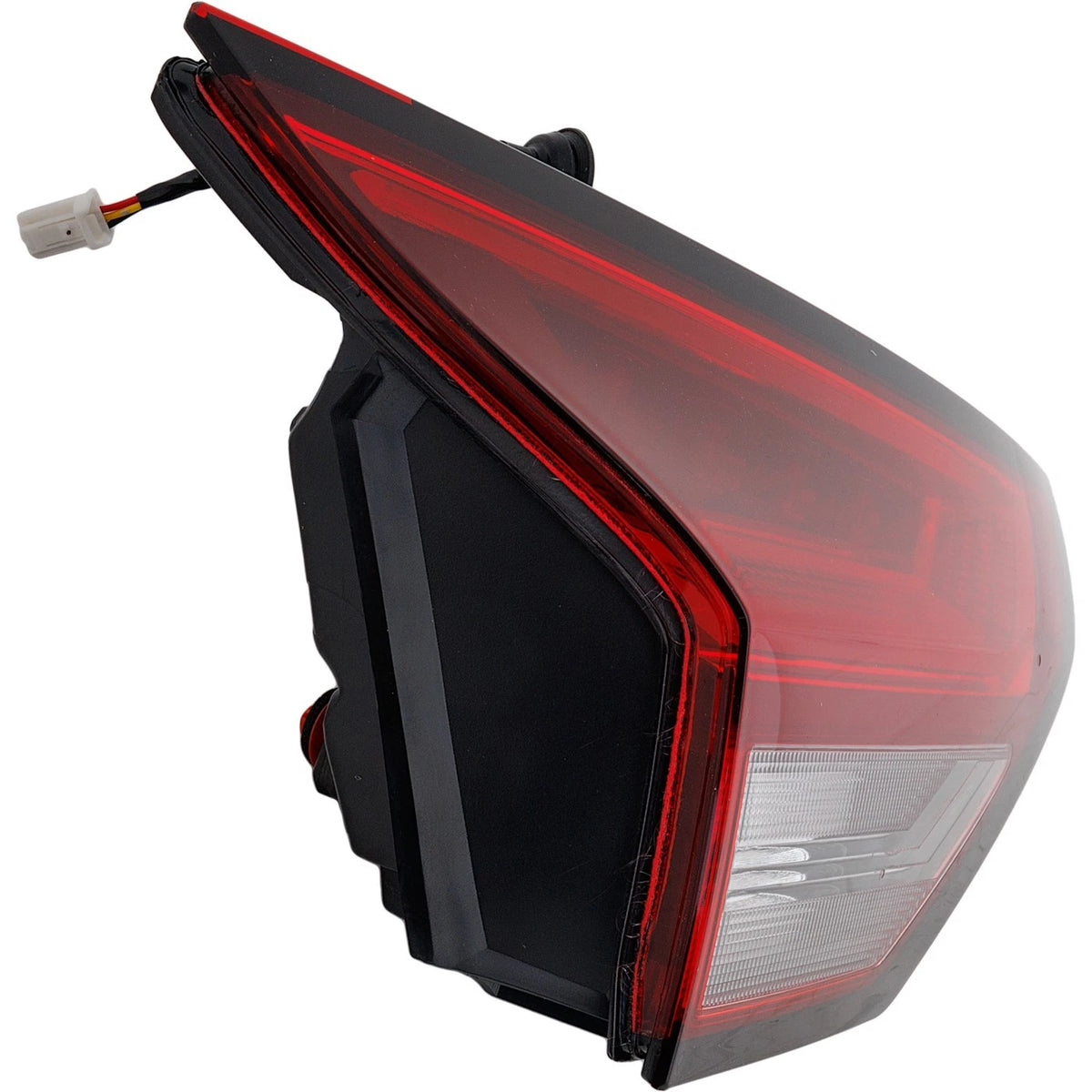 Tail Light Driver Left Inner 265556RR1A for Nissan Rogue (2014–2020)