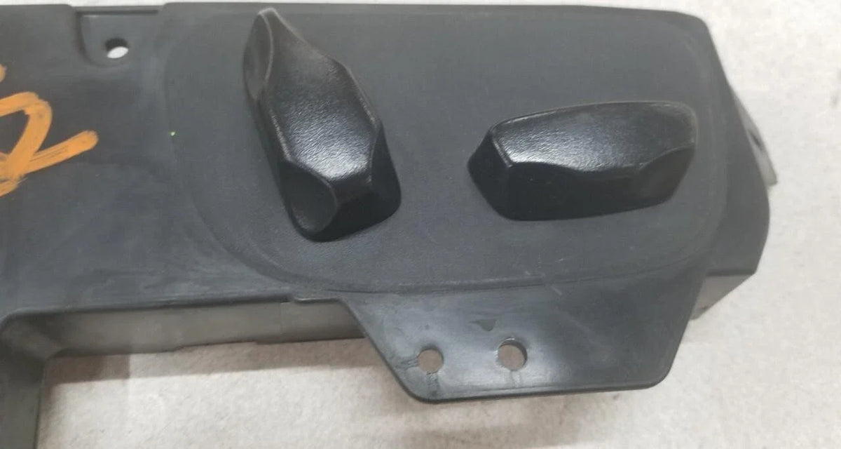 Seat Switch Control for Jaguar X-Type (2005–2008) 4X43