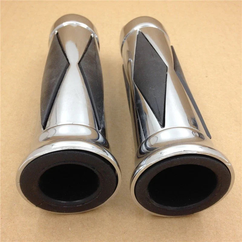 Chrome Skull Diamond Hand Grips for Harley Sportster Dyna Softail (2000–2023)