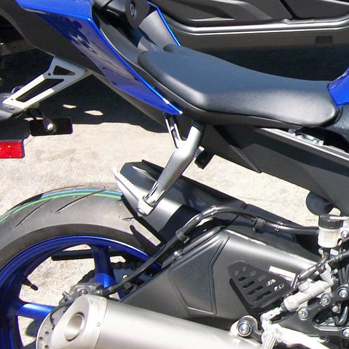 Passenger Footpeg Footrest Bracket for Yamaha R1 R6 2015-2022