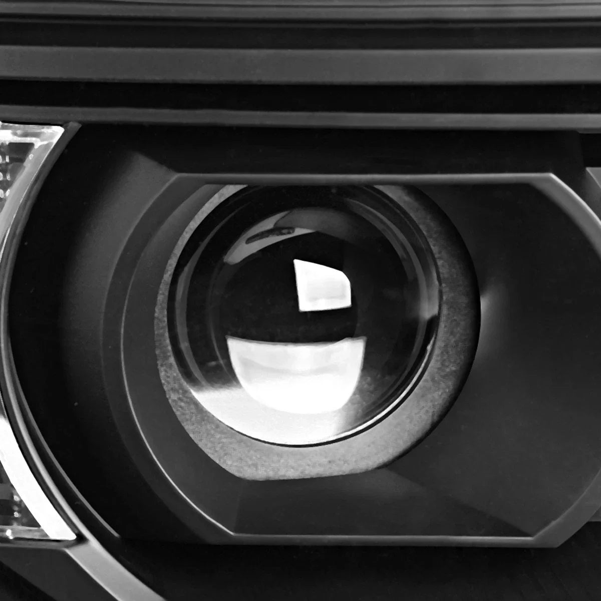 Pair of Black/Clear Signal Projector Headlights for Sierra 1500 (2014–2018)