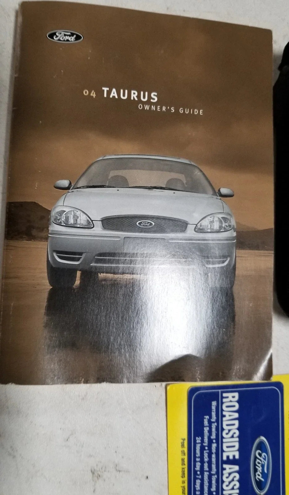 Owners Manual for Ford Taurus (2004) OEM