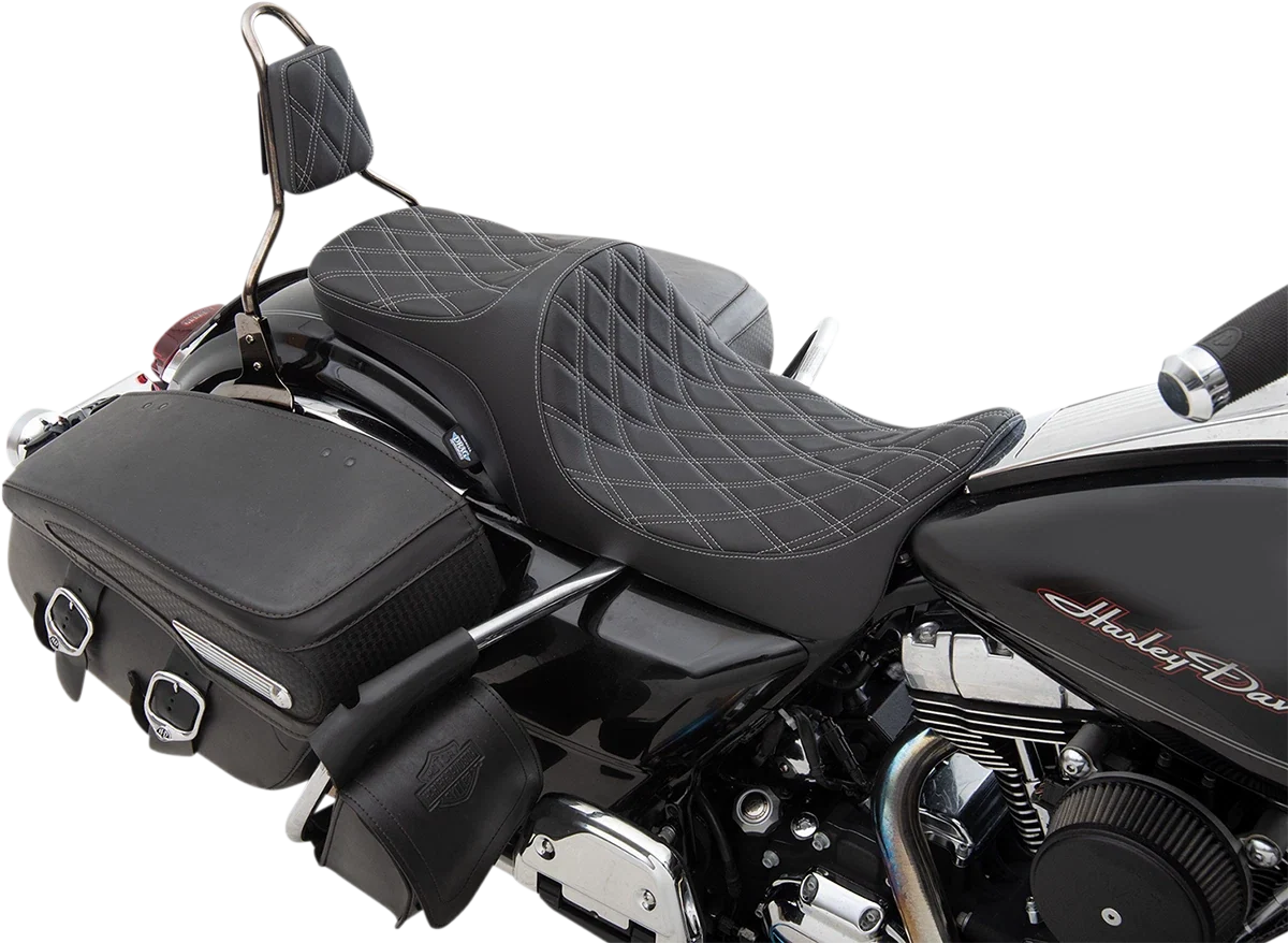 Predator III 2-Up Seat - Double Diamond, Silver Thread for Harley 2000-2023