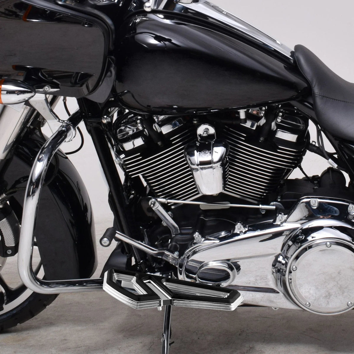 Front Floorboard Bracket for Harley Electra Street Glide 2014-2024