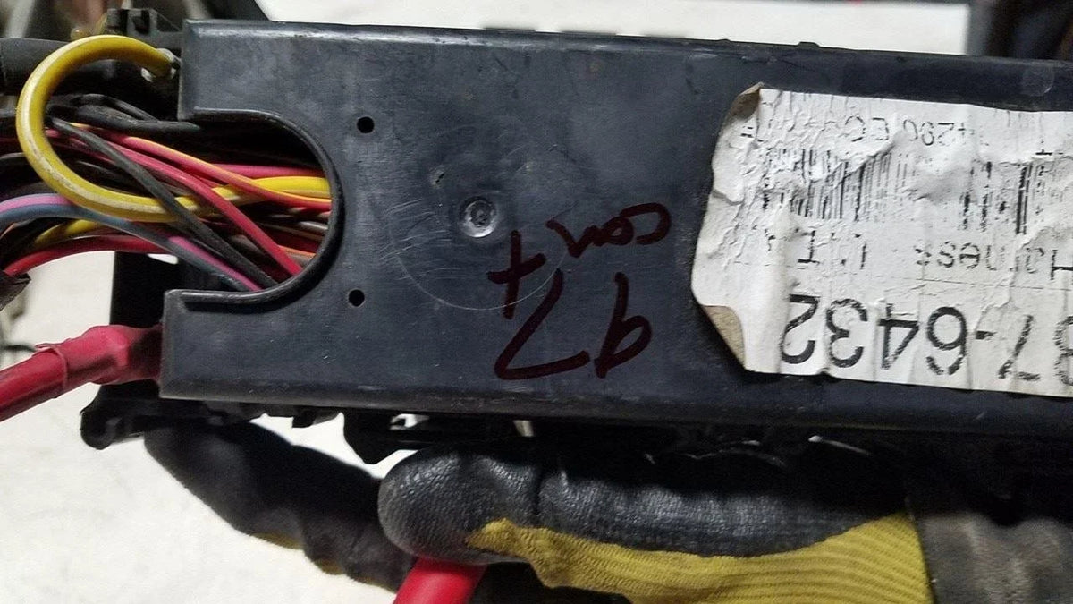 Engine Bay Fuse Relay Box for Lincoln Continental (1997)