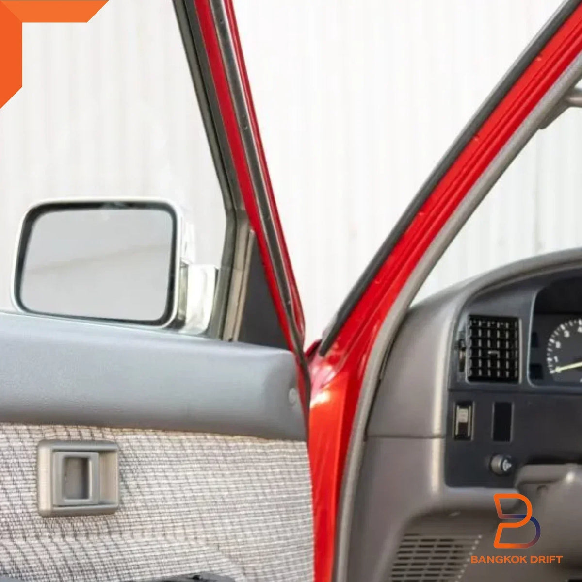 Front Door Garnish Bracket for Lower Frame - Toyota Hilux 1988-1996