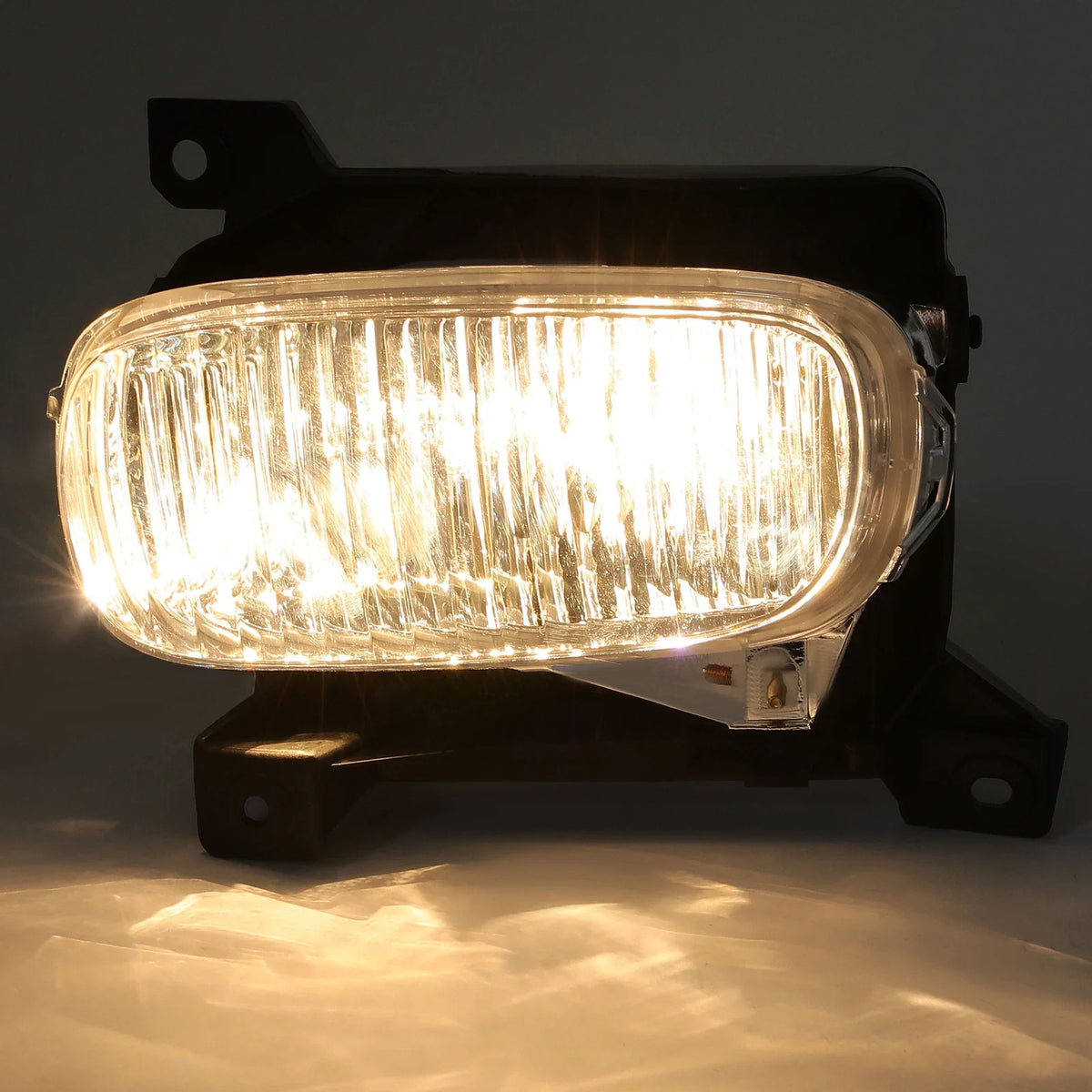 Fog Lamp Front Left for Toyota Tundra (2000–2006) #812200C010