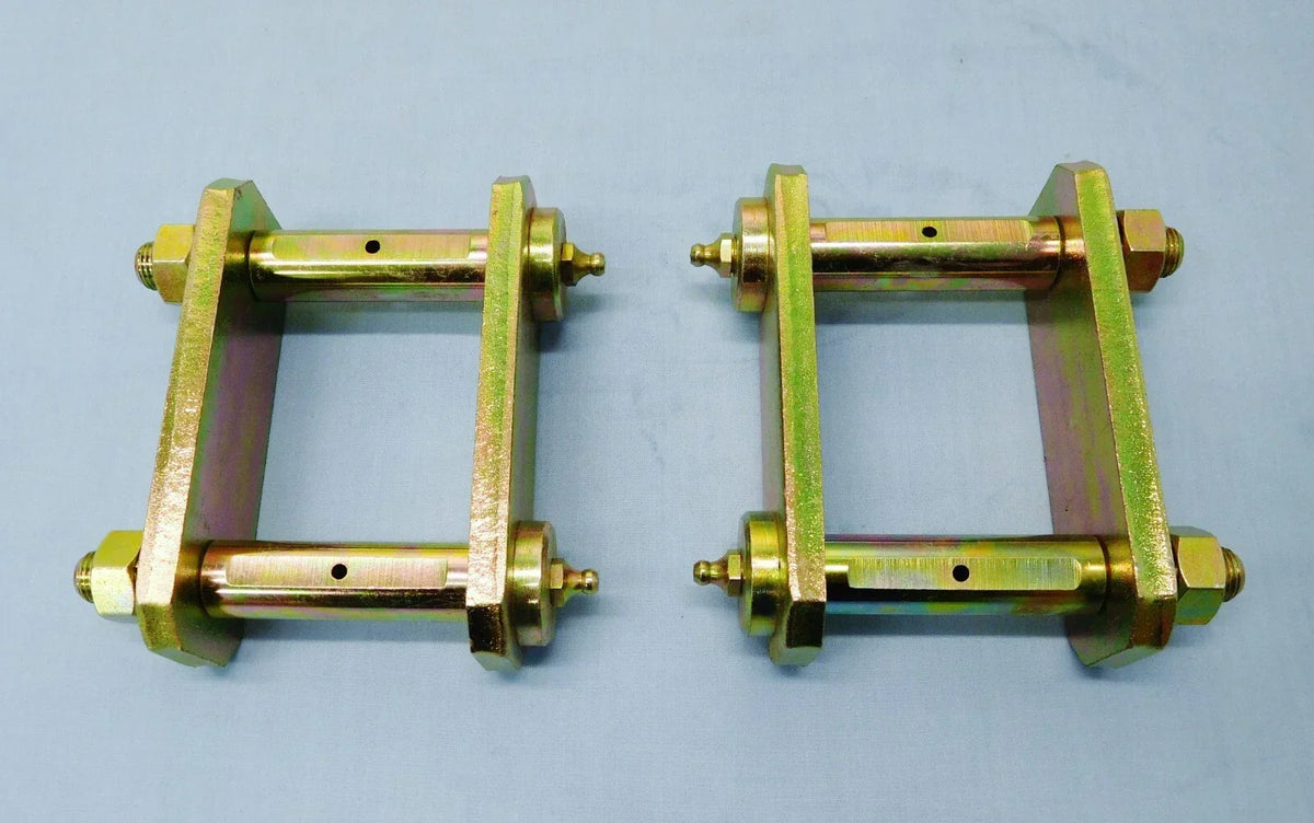 Rear Spring Shackles (Greasable) for Nissan Navara D23 4WD 2015
