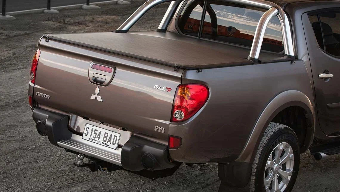 Rear Reflector Set for Mitsubishi Triton L200 MN ML 2005-2015