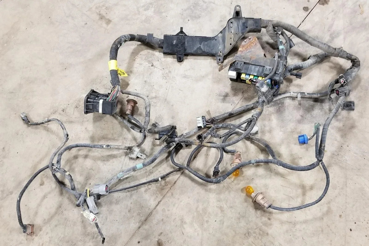 Engine Bay Harness with Fuse Box for Ford Thunderbird Cougar (1996–1997)