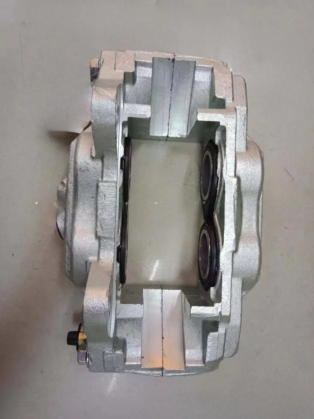 Disc Cylinder Assembly Front Right for Toyota Hilux N70