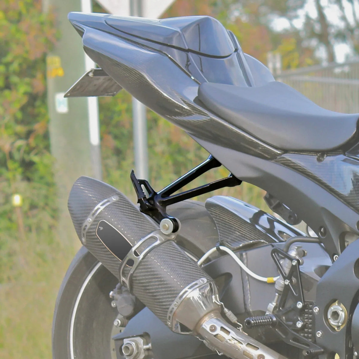 Rear Passenger Footpegs Rest Bracket for Suzuki GSXR1000 (2007–2008)