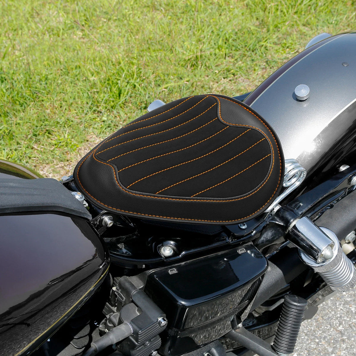 Solo Seat for Harley Dyna Street Bob FXDB (2007–2017) - Black Orange