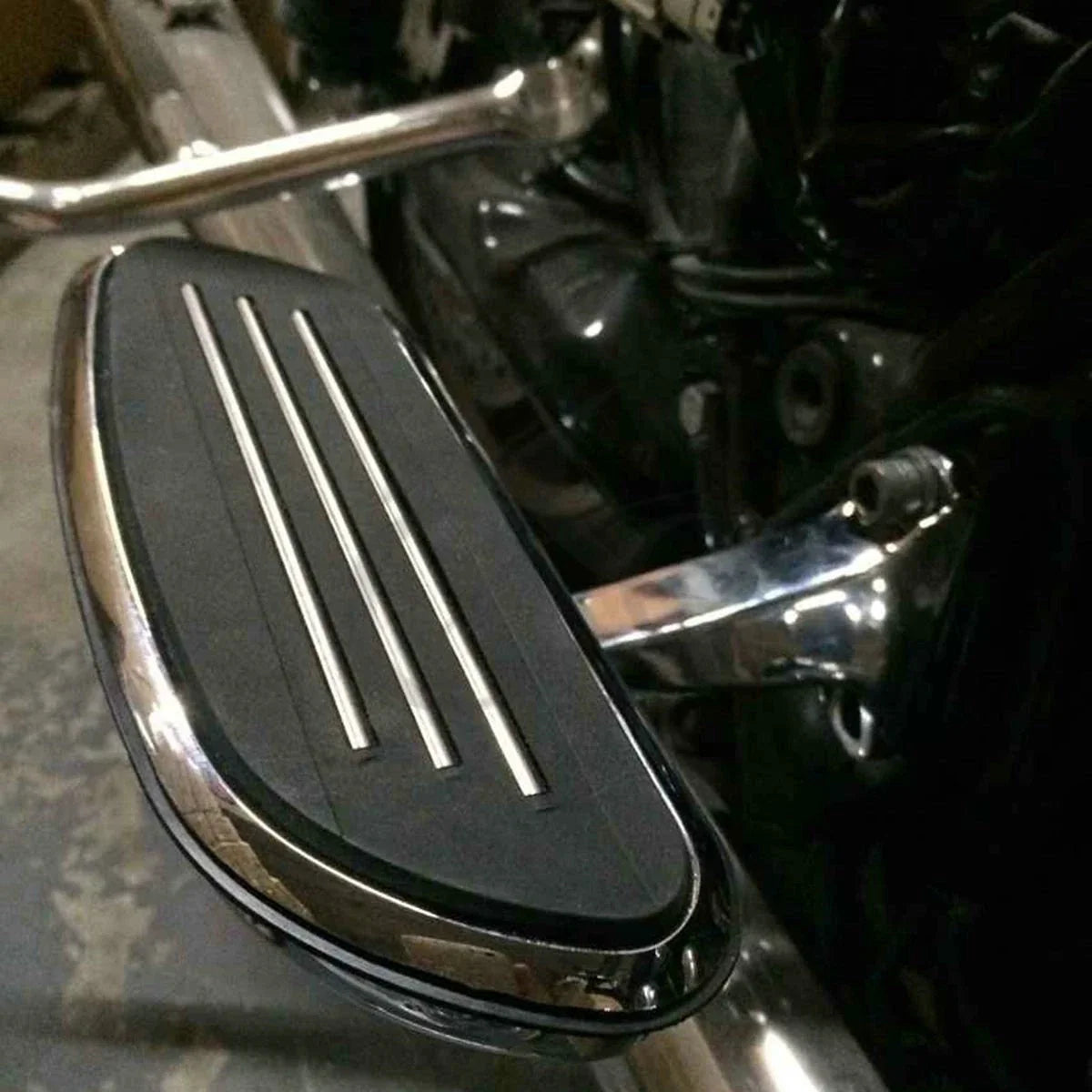 Highway Footpeg Pegs 1-1/4" & Passenger Floorboard for Harley Touring 1993-2024