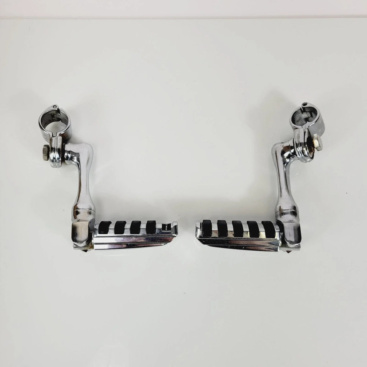 Footpeg Set Chrome for 2009 Harley CVO Electra Glide FLHTCU SE4