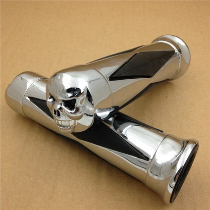 Skull Diamond Chrome Hand Grips for Harley Softail Dyna 2000-2023