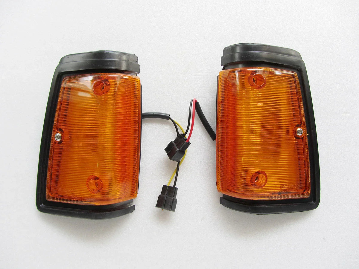 Front Corner Signal Light Set (2 Pieces) for Datsun 720