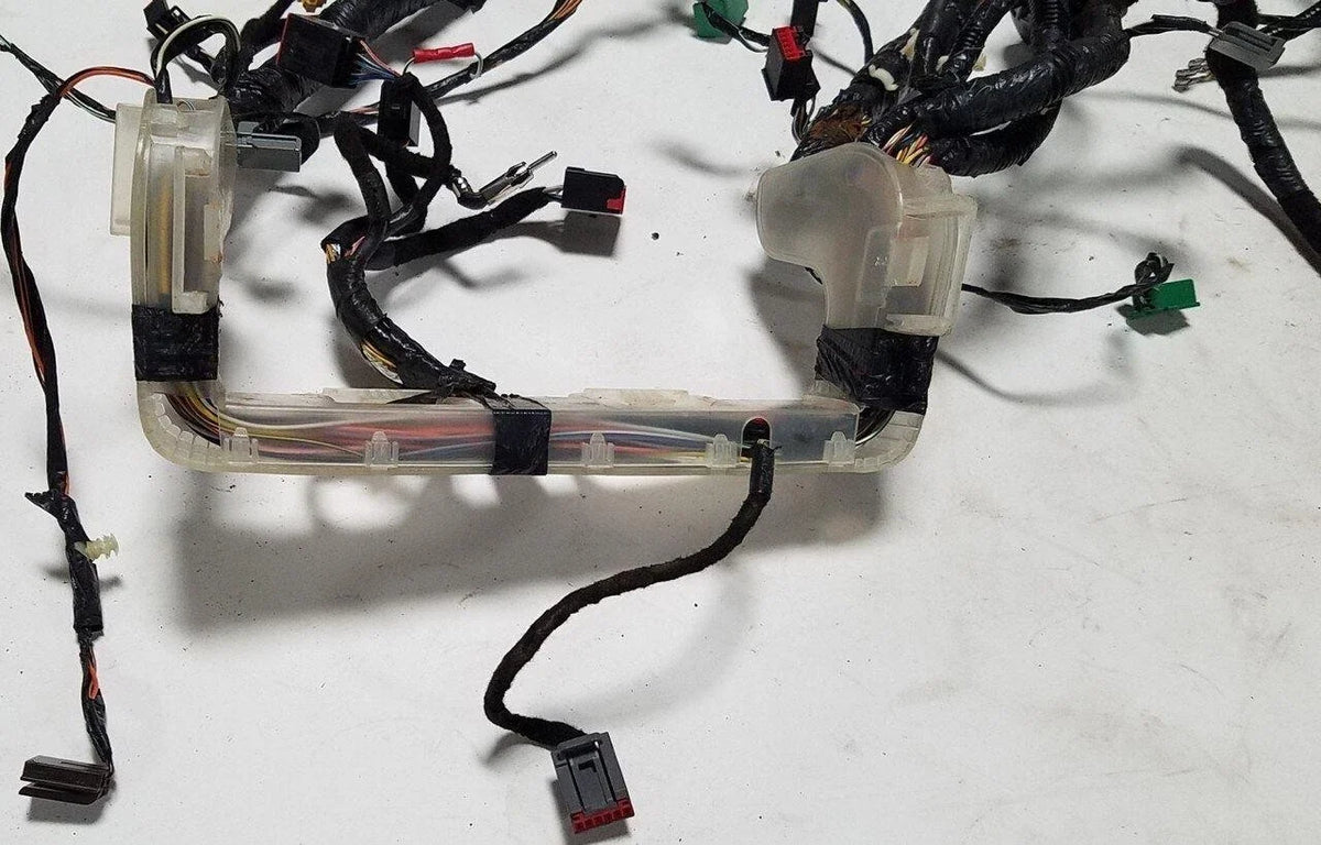 Under Dash Wire Harness for Lincoln LS V8 3.9L (2003–2006)