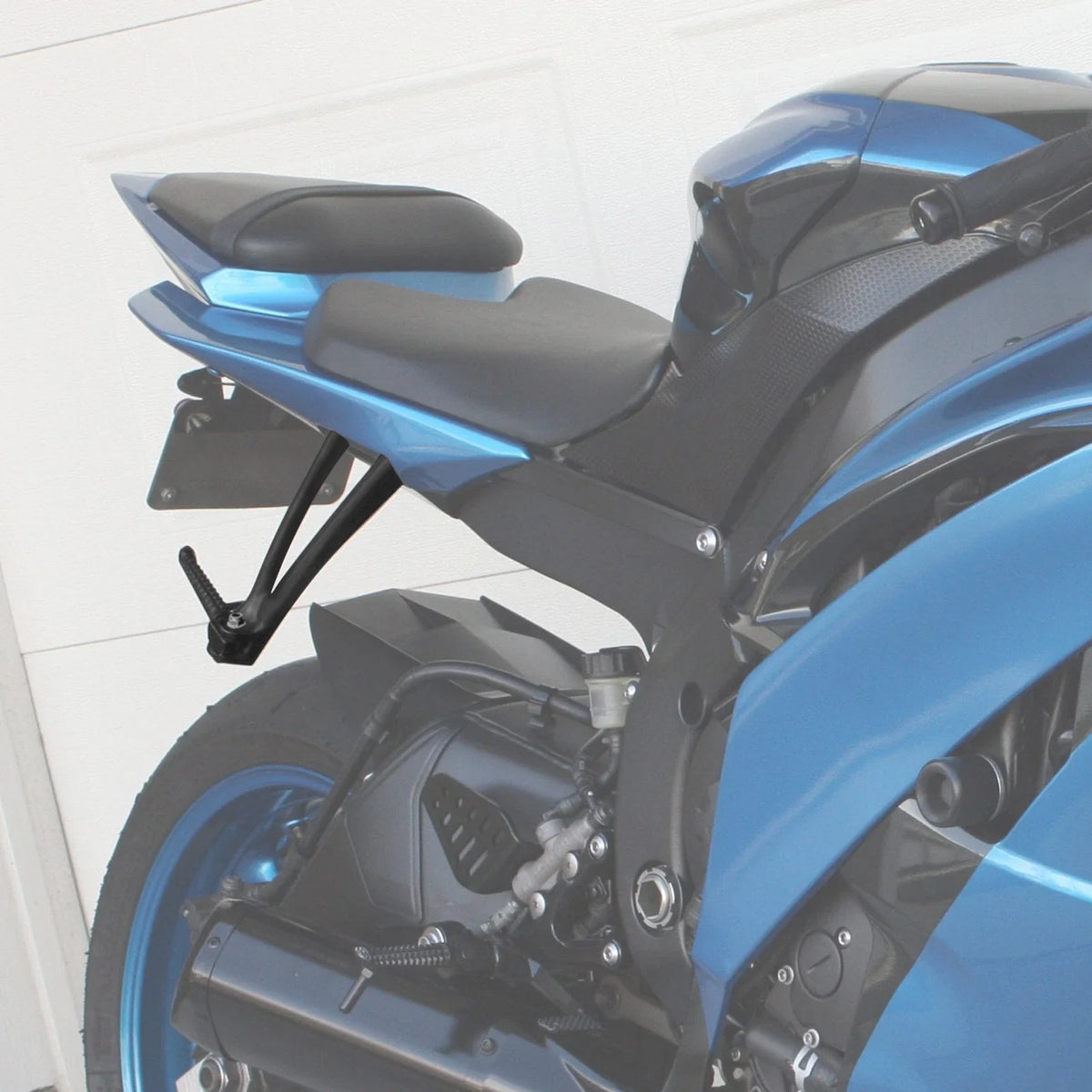 Rear Passenger Foot Pegs Rest Bracket for Yamaha YZF R6 (2006–2016)
