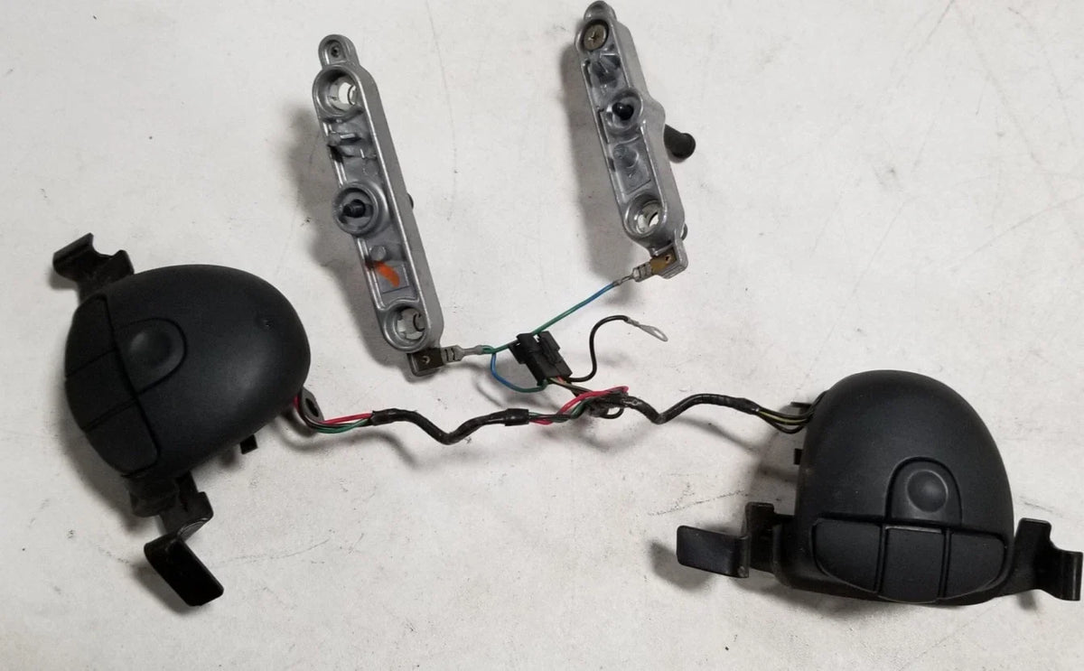 Steering Wheel Cruise Volume Switch Assembly for Jaguar XK8 XKR (1997–2002)