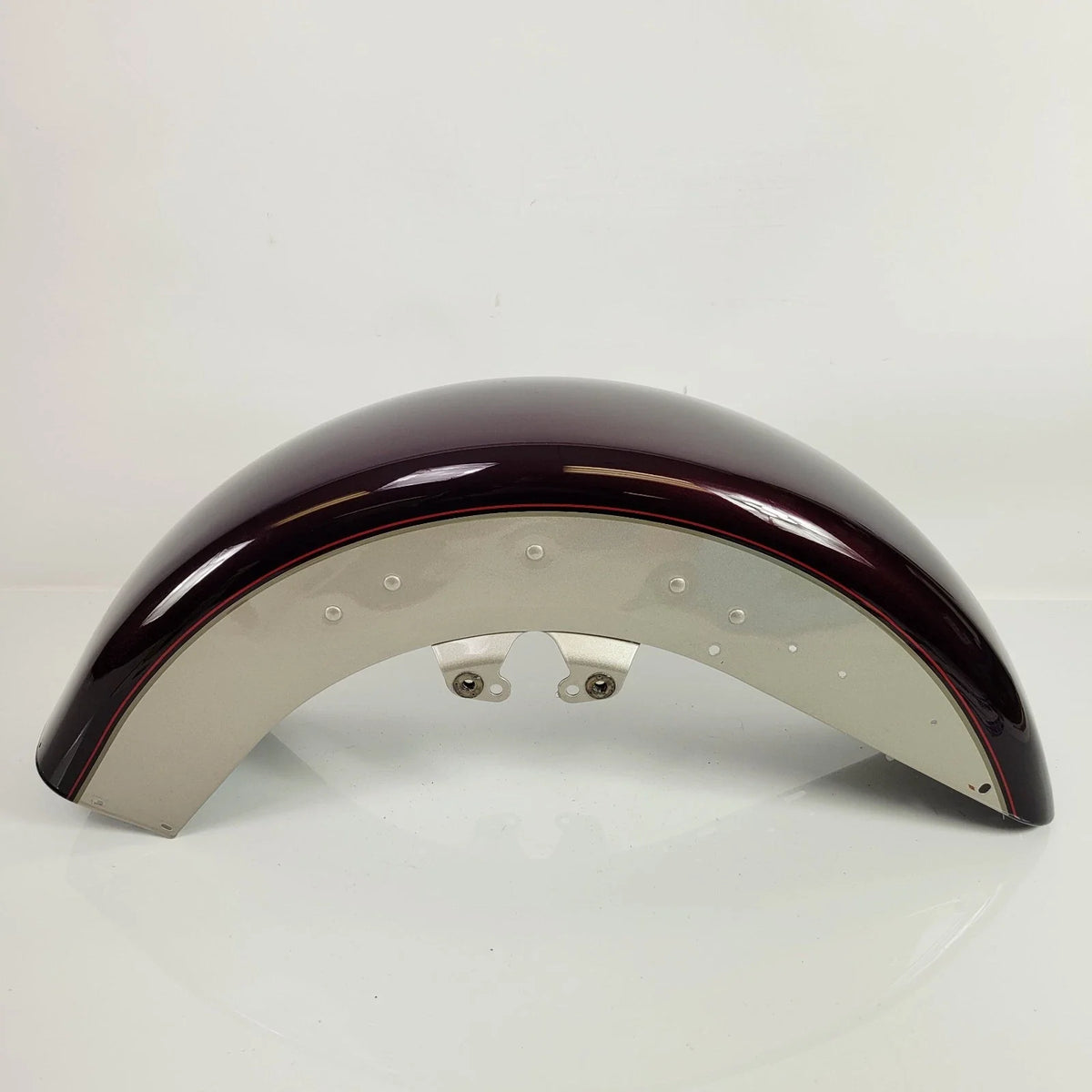 Front Fender in Twisted Cherry / Silver Fortune for Harley Tri Glide 2018