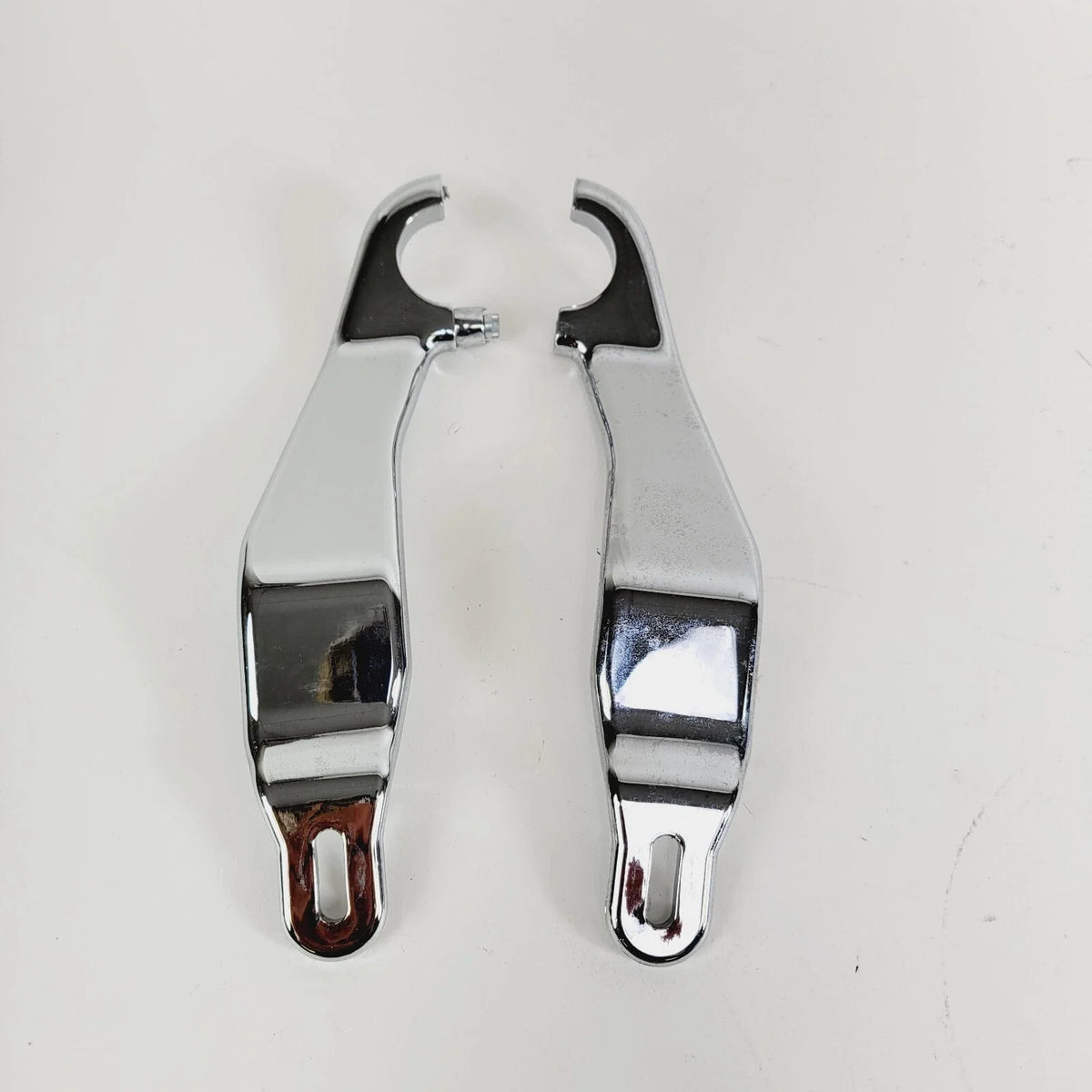 Set of 2 Fairing Support Brackets for Harley Touring Road Glide (2015–2023)