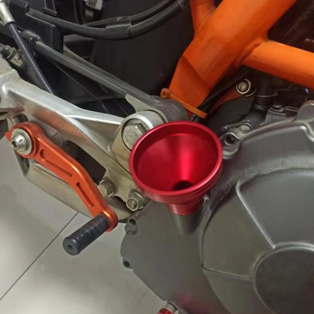 Oil Filler Funnel 20mm CNC Billet for Yamaha Motorcycle