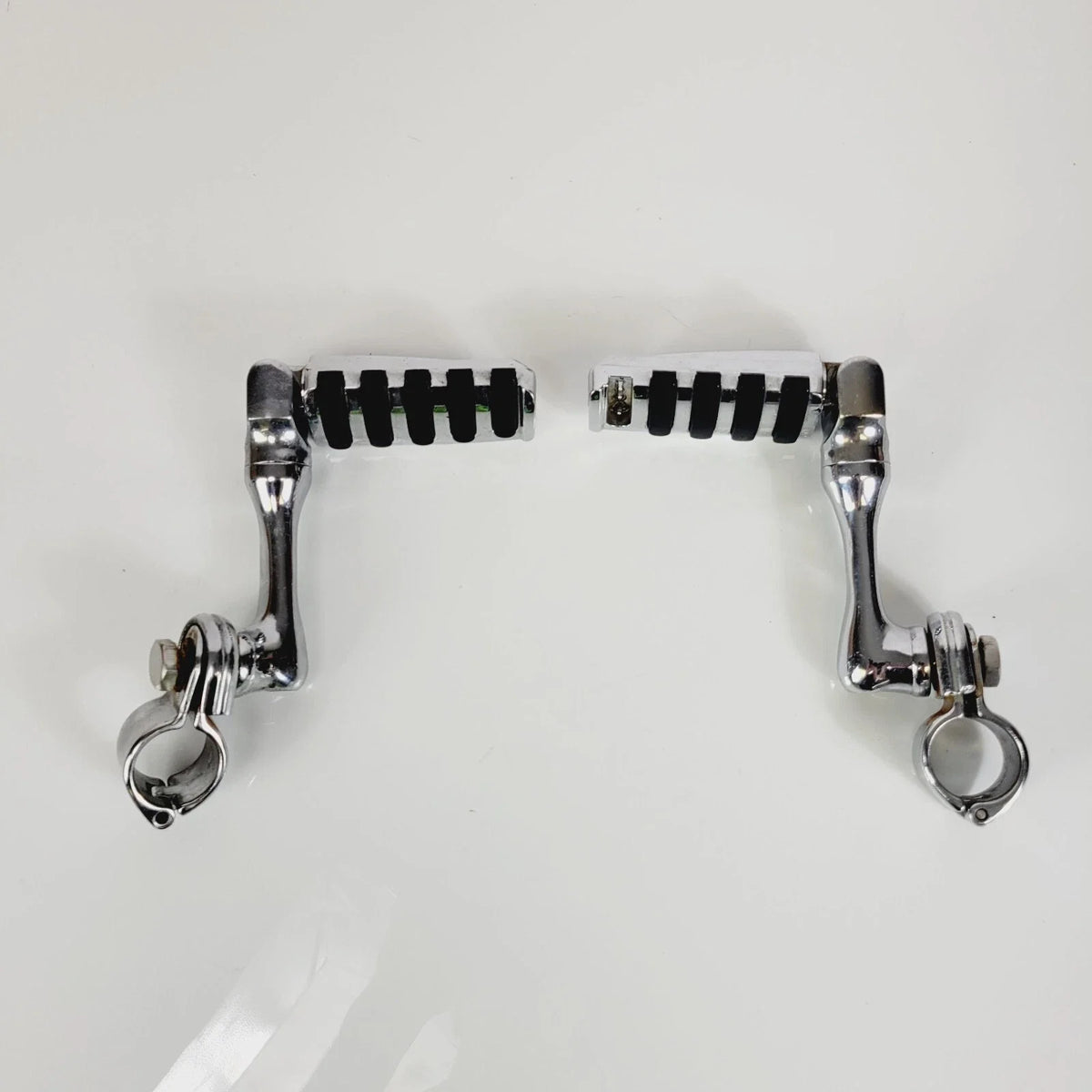 Footpeg Set Chrome for 2009 Harley CVO Electra Glide FLHTCU SE4