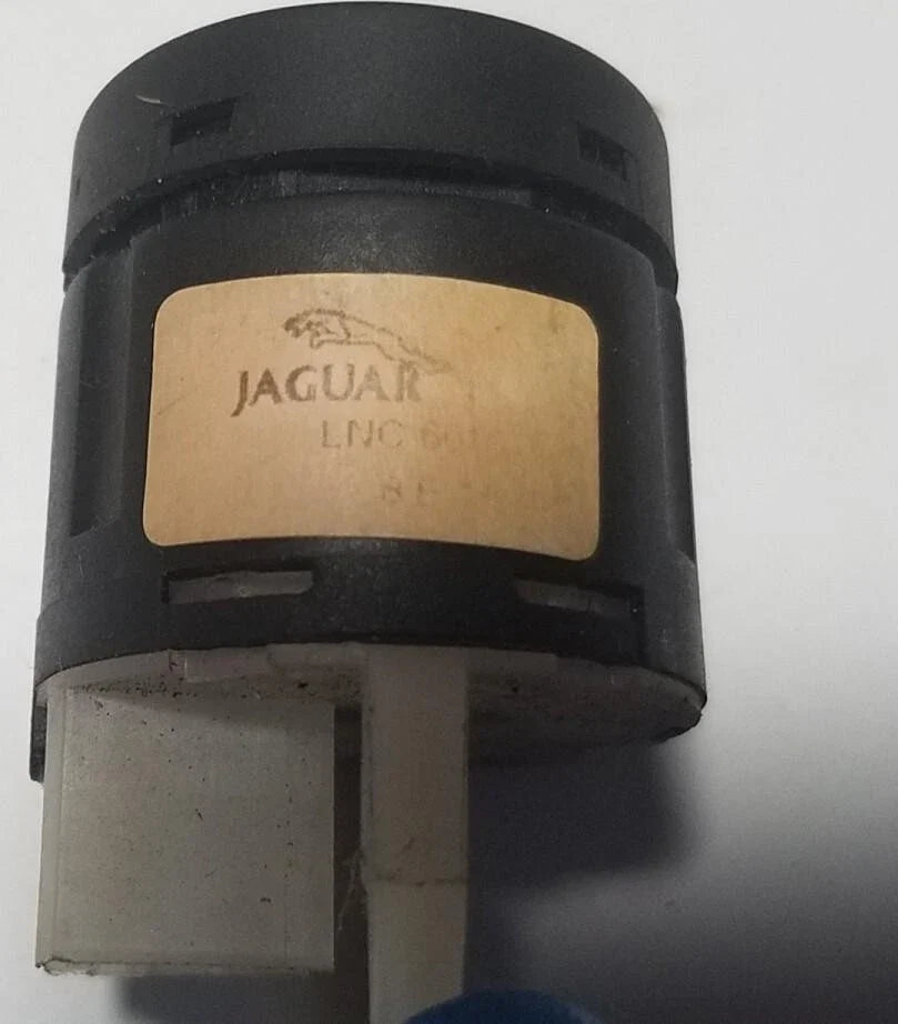 Fog Light Control Switch for Jaguar XJ8 VDP (1998–2003) LNC6016AC