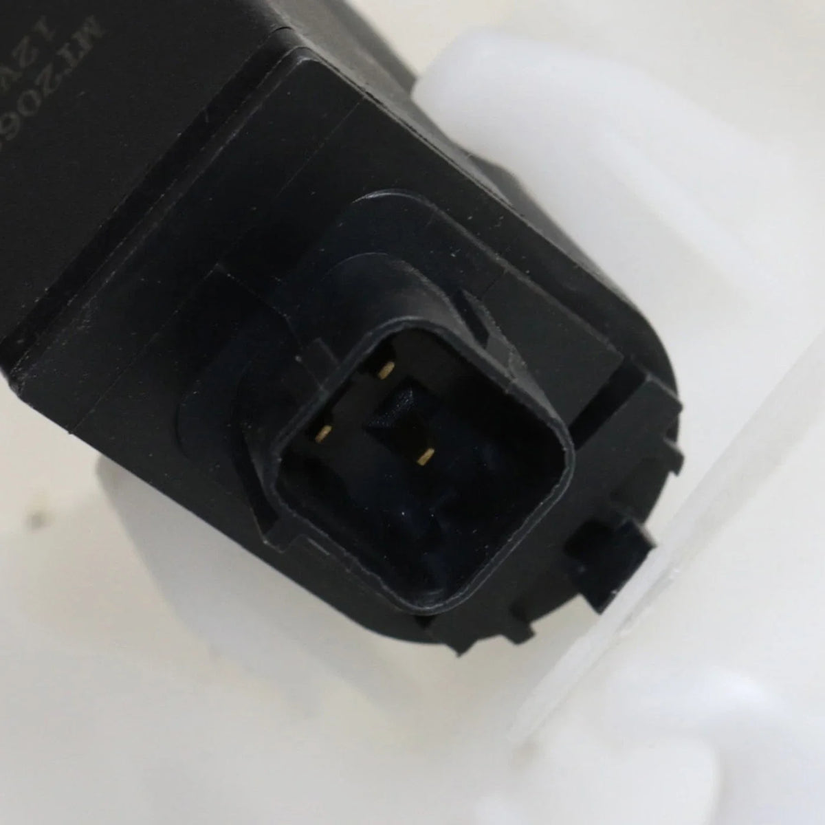 Washer Reservoir for Hyundai Tucson (2005–2007) with Pump