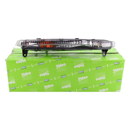 Left Front Turn Signal Marker Light Halogen for Audi Q7 (2007-2009)