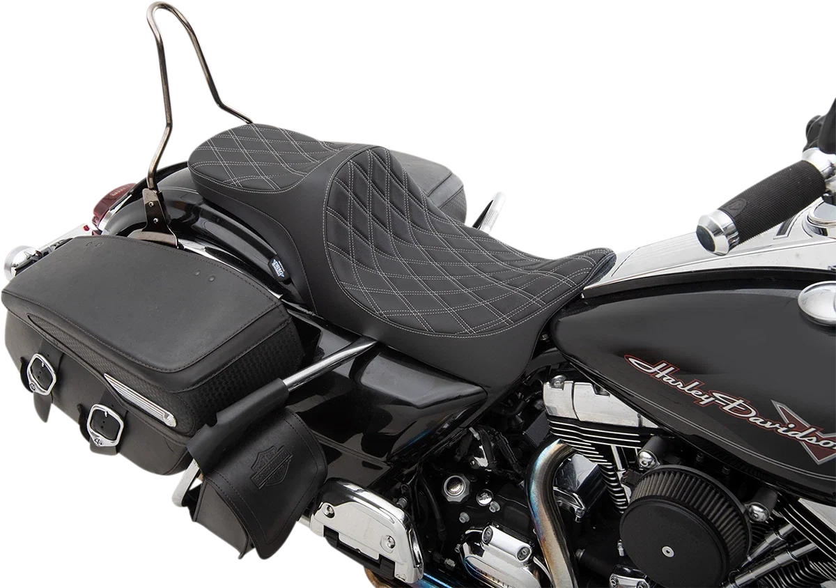 Predator III 2-Up Seat for Harley-Davidson (2000–2023) - Double Diamond, Silver Thread