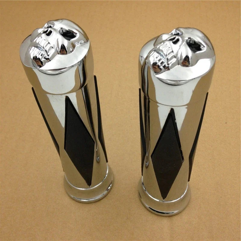 Skull Diamond Chrome Hand Grips for Harley Softail Dyna 2000-2023