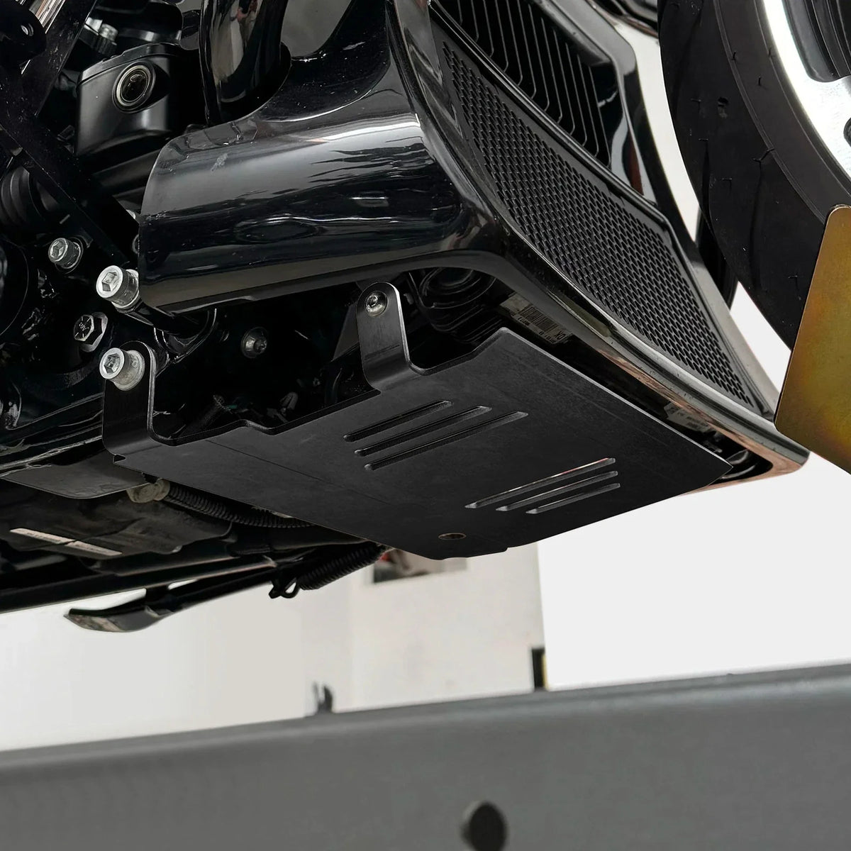 Lower Engine Chassis Guard Skid Plate for Harley CVO Street Road Glide (2023–2024)