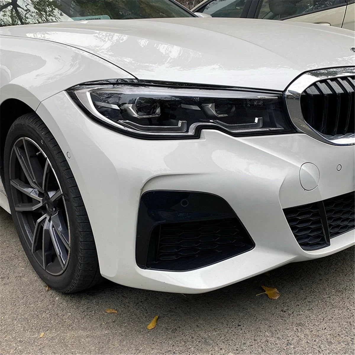 Front Headlight Eyelid Trim Set in Black for BMW 3 Series G20 G28 (2019–2021)