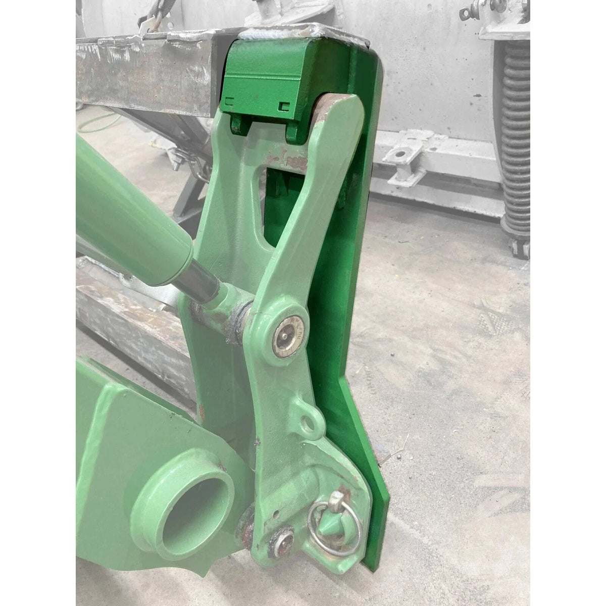 Pair of Mounting Brackets for John Deere Loader (Quick Tach)