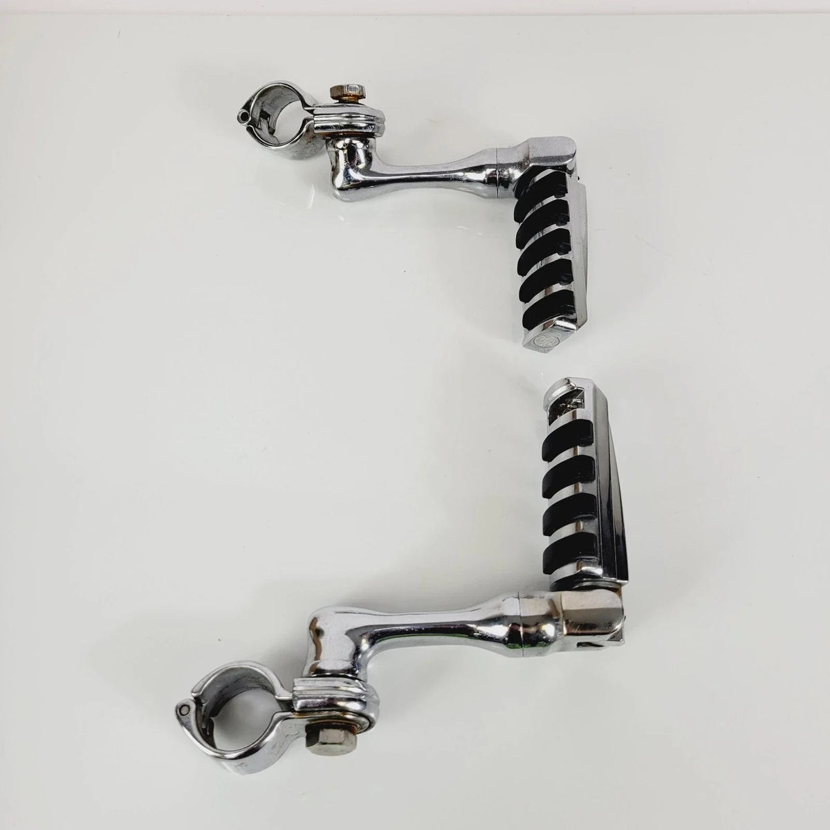 Footpeg Set Chrome for 2009 Harley CVO Electra Glide FLHTCU SE4