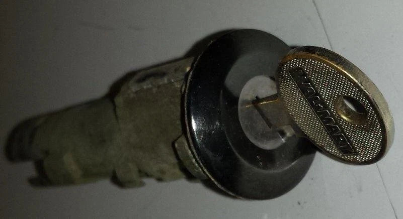 Trunk Lock with Key for Ford Thunderbird Cougar (1989–1997)