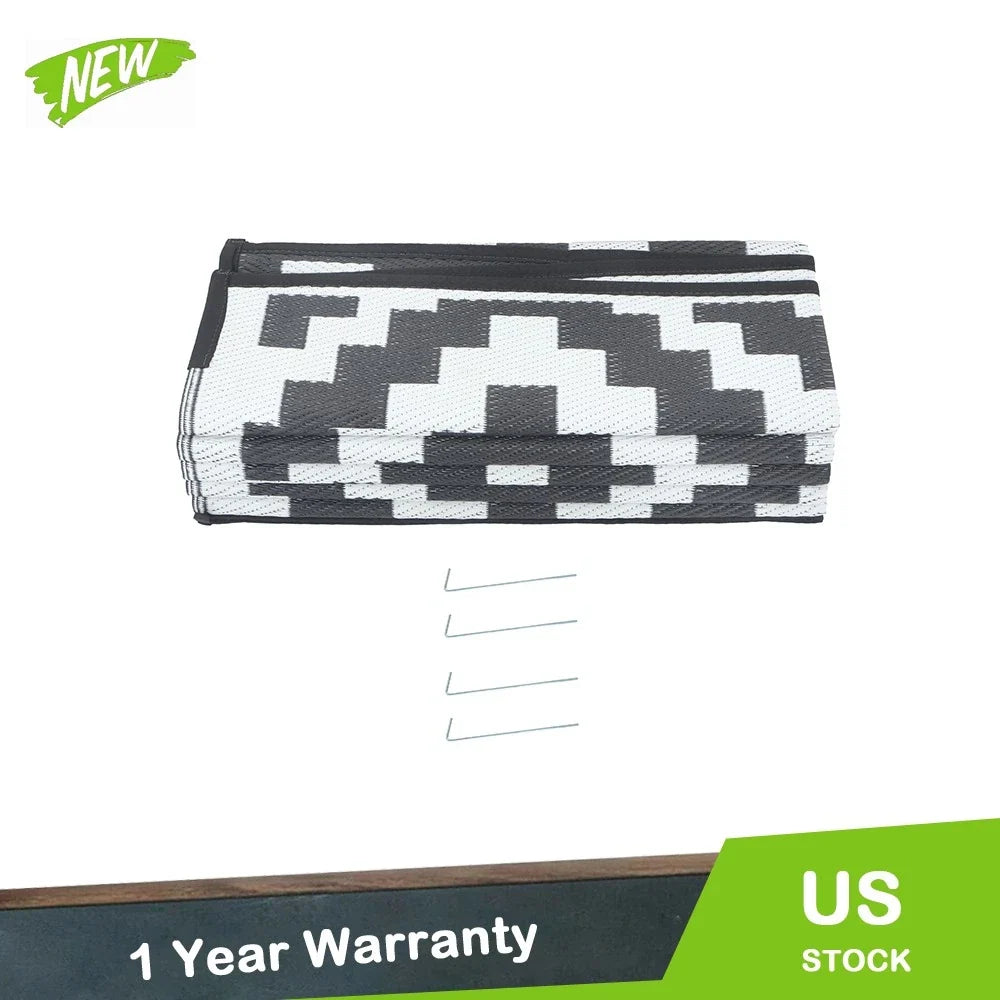 Outdoor Plastic Straw Rug for Camping (9x12ft) - Black & White