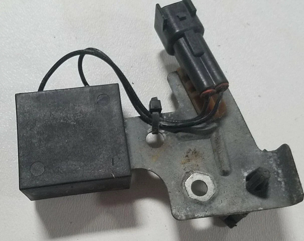 Radio Interface Suppression Capacitor for Jaguar X-Type (2002–2008)