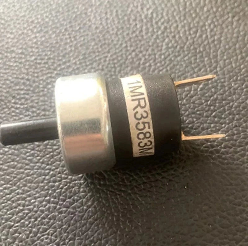 Pressure Sensor 25171211 for Mack Heavy Duty Trucks
