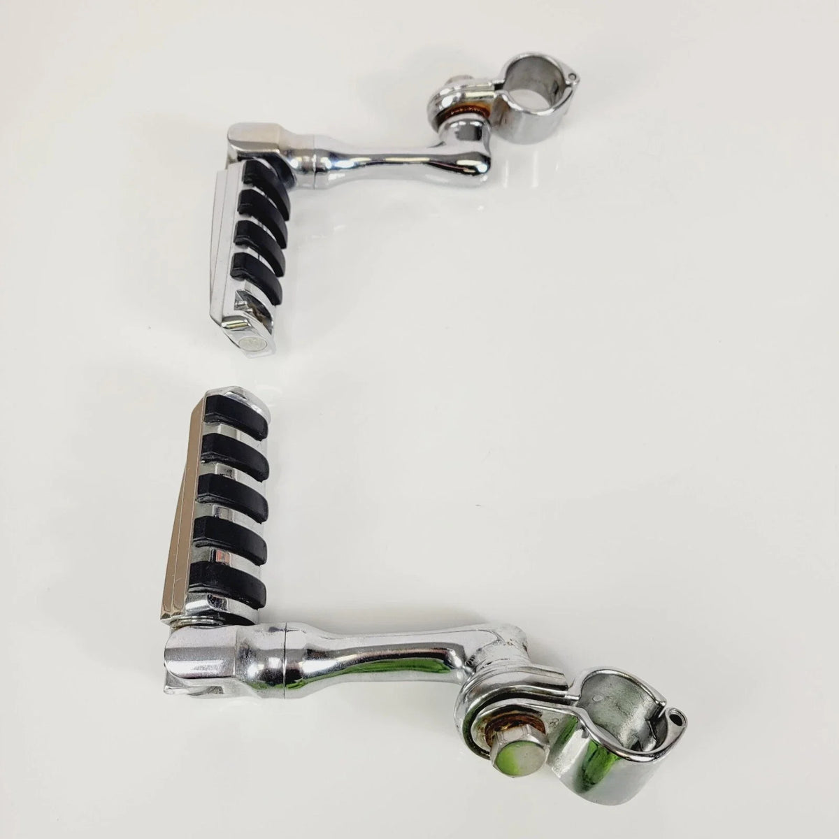 Chrome Highway Footpeg Set for Harley FLHTCU SE4 CVO Electra Glide (2009)